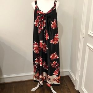Oscar de la Renta silky feel night gown